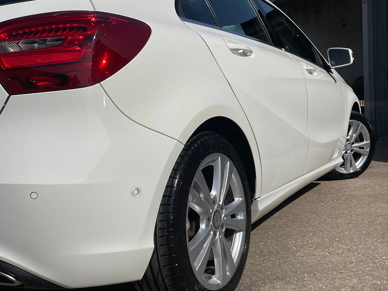 Mercedes-Benz A Class 1.5 A180d Sport (Executive) Hatchback 5dr Diesel Manual Euro 6 (s/s) (109 ps) 5dr Manual 2026