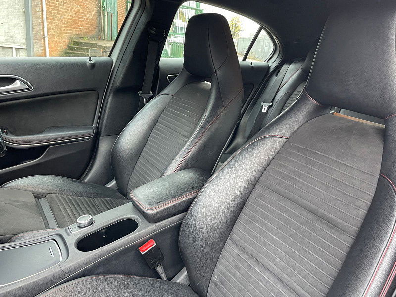 Mercedes-Benz A Class 2.1 A200d AMG Line Hatchback 5dr Diesel 7G-DCT Euro 6 (s/s) (136 ps) 5dr Automatic 2025