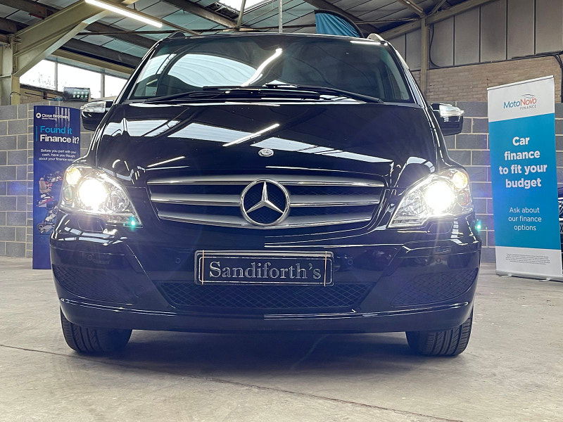 Mercedes-Benz Viano 2.1 AMBIENTE CDI LONG BLUEEFFICENCY 5d 163 BHP 8 SEATS, POWER SLIDING DOORS POWER SLIDING DOORS, 8 SEATS 5dr Automatic 2025