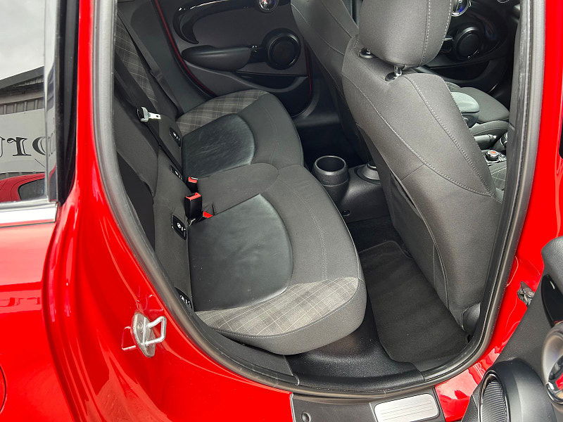 MINI Hatch 2.0 Cooper SD Hatchback 5dr Diesel Auto 6Spd Euro 6 (s/s) (170 ps) Only 2 former Keepers,  5dr Automatic 2025