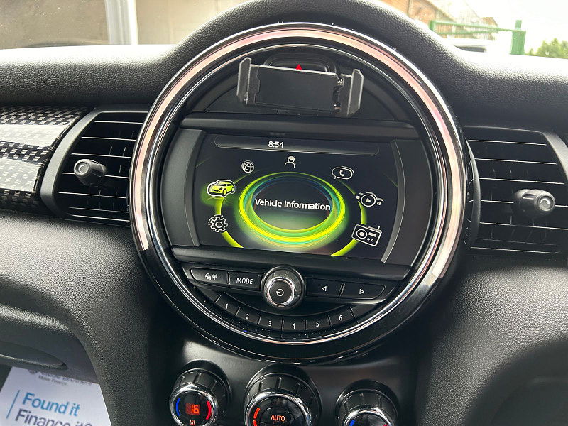 MINI Hatch 2.0 Cooper SD Hatchback 5dr Diesel Auto 6Spd Euro 6 (s/s) (170 ps) Only 2 former Keepers,  5dr Automatic 2025