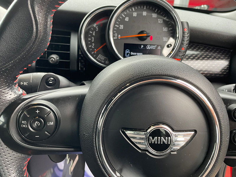 MINI Hatch 2.0 Cooper SD Hatchback 5dr Diesel Auto 6Spd Euro 6 (s/s) (170 ps) Only 2 former Keepers,  5dr Automatic 2025