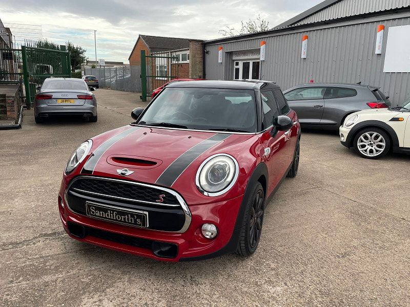 MINI Hatch 2.0 Cooper SD Hatchback 5dr Diesel Auto 6Spd Euro 6 (s/s) (170 ps) Only 2 former Keepers,  5dr Automatic 2025