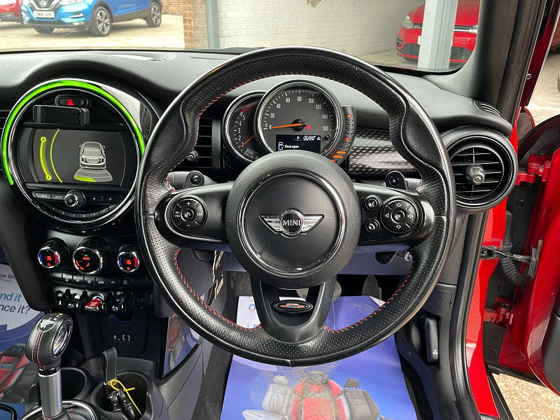MINI Hatch 2.0 Cooper SD Hatchback 5dr Diesel Auto 6Spd Euro 6 (s/s) (170 ps) Only 2 former Keepers,  5dr Automatic 2025