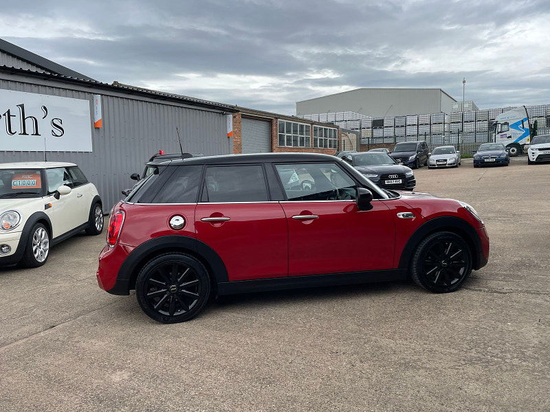 MINI Hatch 2.0 Cooper SD Hatchback 5dr Diesel Auto 6Spd Euro 6 (s/s) (170 ps) Only 2 former Keepers,  5dr Automatic 2025