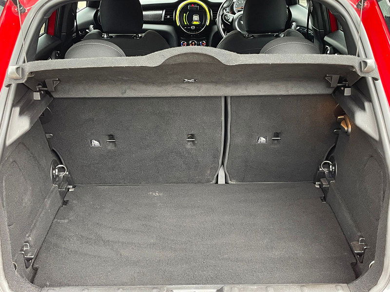 MINI Hatch 2.0 Cooper SD Hatchback 5dr Diesel Auto 6Spd Euro 6 (s/s) (170 ps) Only 2 former Keepers,  5dr Automatic 2025