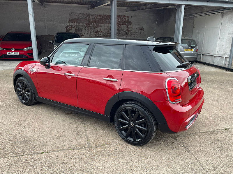 MINI Hatch 2.0 Cooper SD Hatchback 5dr Diesel Auto 6Spd Euro 6 (s/s) (170 ps) Only 2 former Keepers,  5dr Automatic 2025