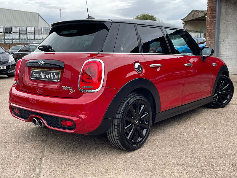 MINI Hatch 2.0 Cooper SD Hatchback 5dr Diesel Auto 6Spd Euro 6 (s/s) (170 ps) Only 2 former Keepers,  5dr Automatic 2025