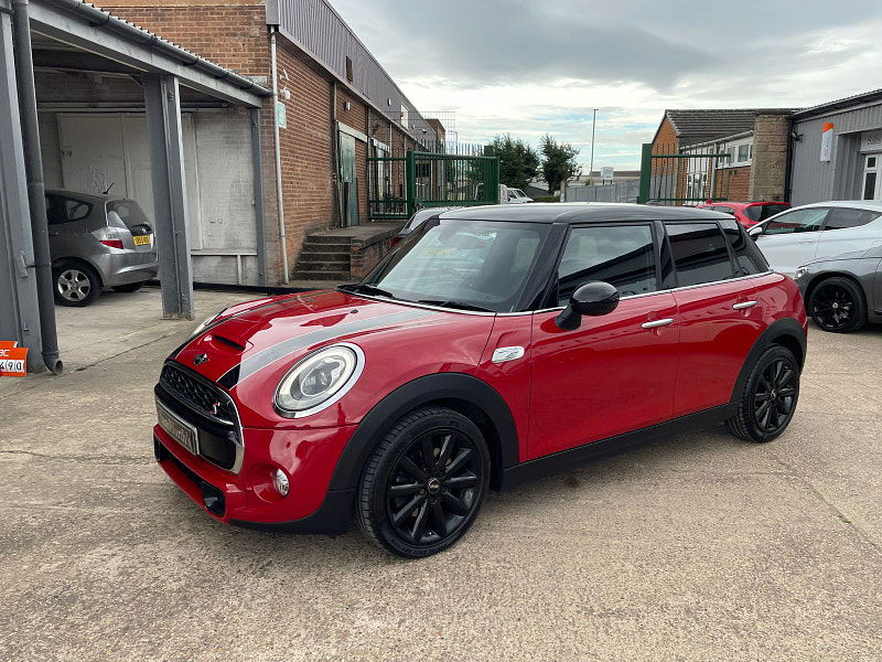 MINI Hatch 2.0 Cooper SD Hatchback 5dr Diesel Auto 6Spd Euro 6 (s/s) (170 ps) Only 2 former Keepers,  5dr Automatic 2025