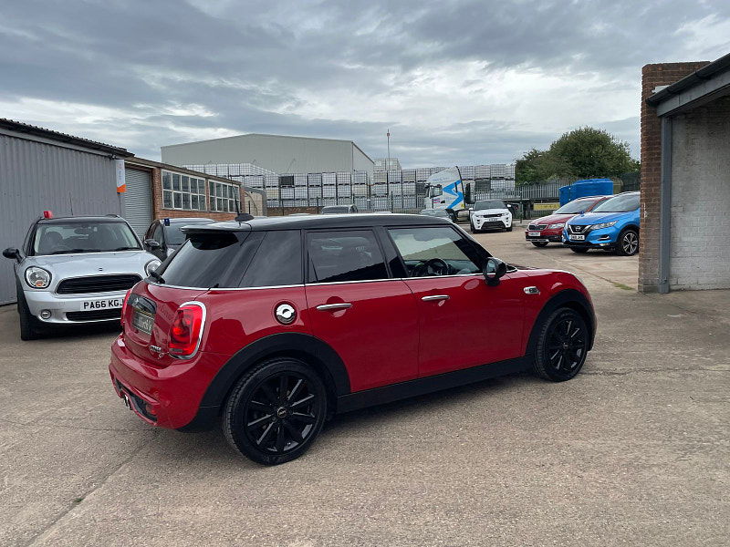 MINI Hatch 2.0 Cooper SD Hatchback 5dr Diesel Auto 6Spd Euro 6 (s/s) (170 ps) Only 2 former Keepers,  5dr Automatic 2025