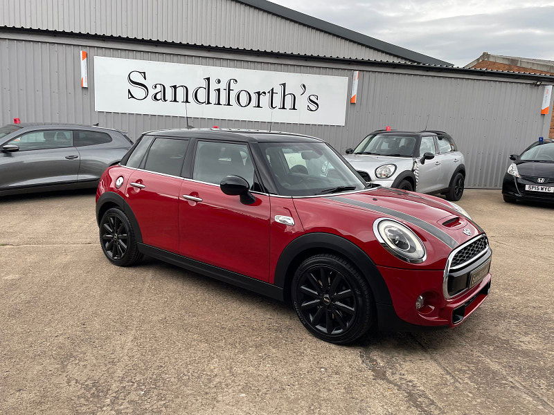 MINI Hatch 2.0 Cooper SD Hatchback 5dr Diesel Auto 6Spd Euro 6 (s/s) (170 ps) Only 2 former Keepers,  5dr Automatic 2025