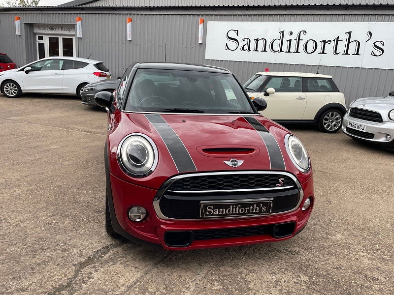 MINI Hatch 2.0 Cooper SD Hatchback 5dr Diesel Auto 6Spd Euro 6 (s/s) (170 ps) Only 2 former Keepers,  5dr Automatic 2025