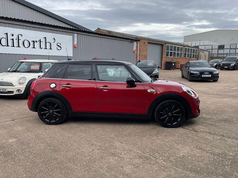 MINI Hatch 2.0 Cooper SD Hatchback 5dr Diesel Auto 6Spd Euro 6 (s/s) (170 ps) Only 2 former Keepers,  5dr Automatic 2025