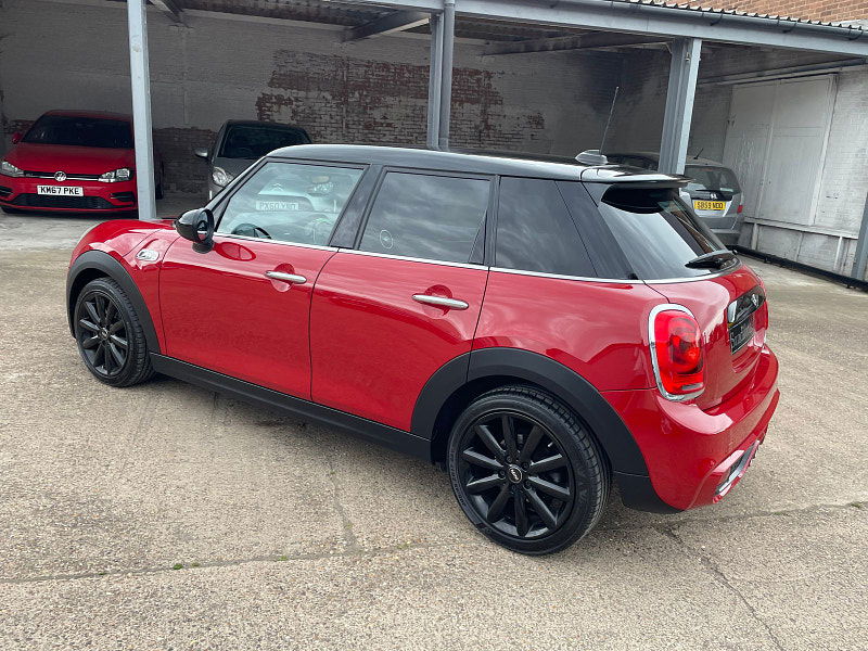 MINI Hatch 2.0 Cooper SD Hatchback 5dr Diesel Auto 6Spd Euro 6 (s/s) (170 ps) Only 2 former Keepers,  5dr Automatic 2025