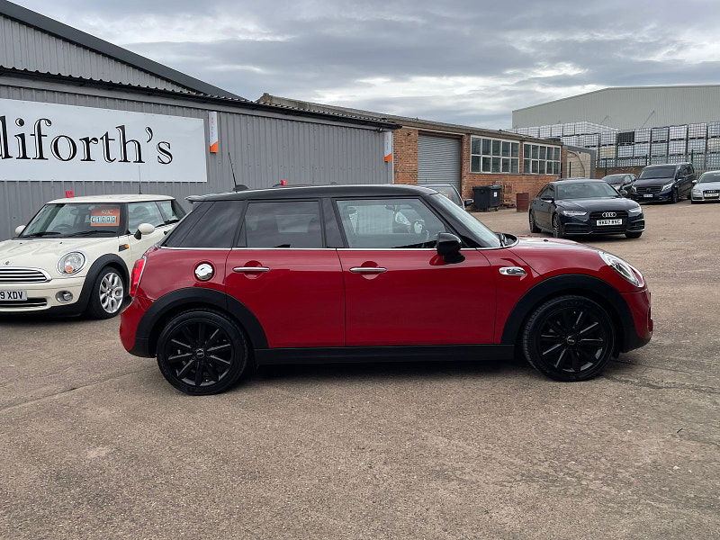 MINI Hatch 2.0 Cooper SD Hatchback 5dr Diesel Auto 6Spd Euro 6 (s/s) (170 ps) Only 2 former Keepers,  5dr Automatic 2025