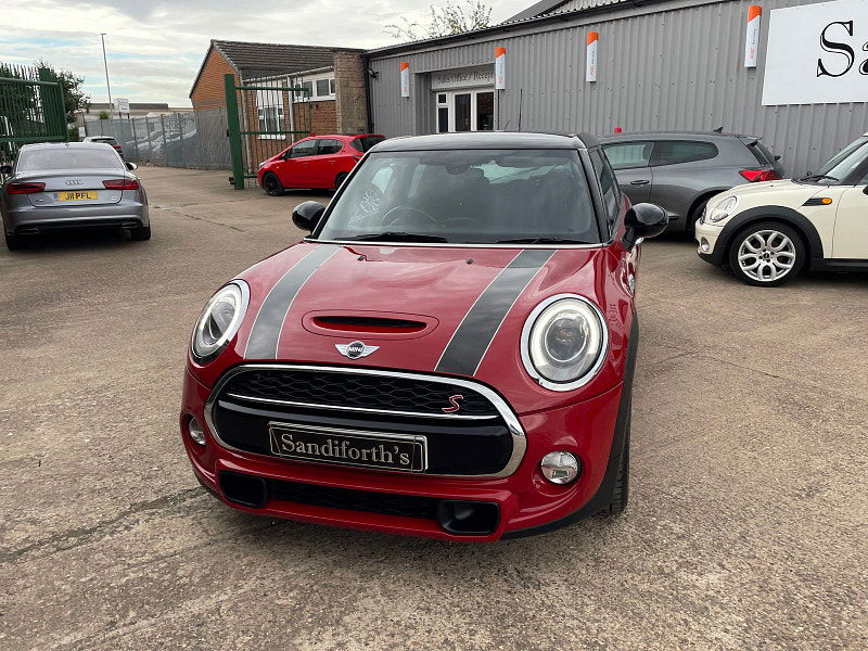 MINI Hatch 2.0 Cooper SD Hatchback 5dr Diesel Auto 6Spd Euro 6 (s/s) (170 ps) Only 2 former Keepers,  5dr Automatic 2025