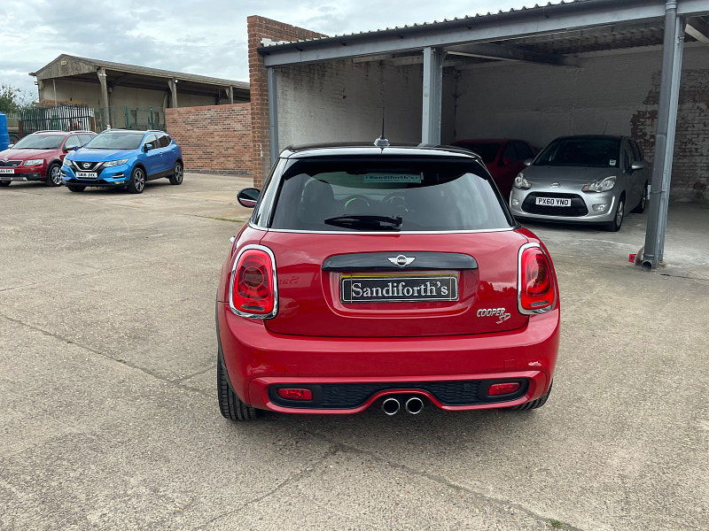 MINI Hatch 2.0 Cooper SD Hatchback 5dr Diesel Auto 6Spd Euro 6 (s/s) (170 ps) Only 2 former Keepers,  5dr Automatic 2025