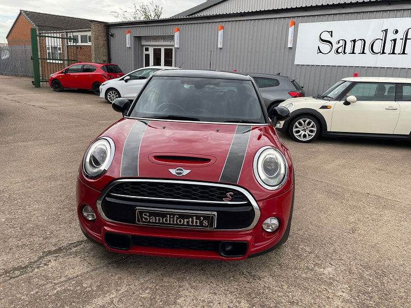 MINI Hatch 2.0 Cooper SD Hatchback 5dr Diesel Auto 6Spd Euro 6 (s/s) (170 ps) Only 2 former Keepers,  5dr Automatic 2025