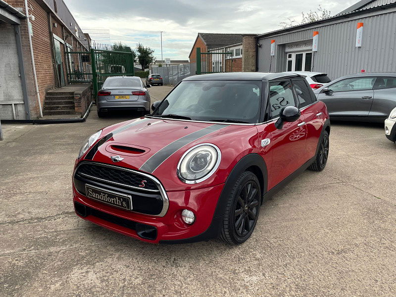 MINI Hatch 2.0 Cooper SD Hatchback 5dr Diesel Auto 6Spd Euro 6 (s/s) (170 ps) Only 2 former Keepers,  5dr Automatic 2025