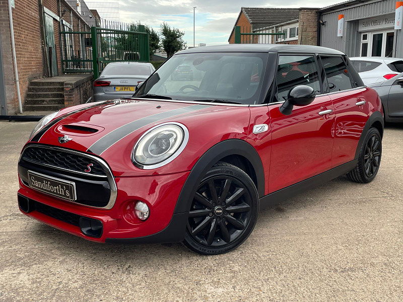 MINI Hatch 2.0 Cooper SD Hatchback 5dr Diesel Auto 6Spd Euro 6 (s/s) (170 ps) Only 2 former Keepers,  5dr Automatic 2025