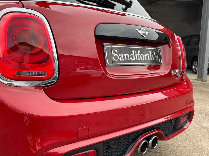 MINI Hatch 2.0 Cooper SD Hatchback 5dr Diesel Auto 6Spd Euro 6 (s/s) (170 ps) Only 2 former Keepers,  5dr Automatic 2025
