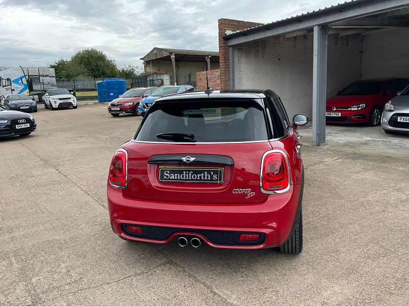 MINI Hatch 2.0 Cooper SD Hatchback 5dr Diesel Auto 6Spd Euro 6 (s/s) (170 ps) Only 2 former Keepers,  5dr Automatic 2025