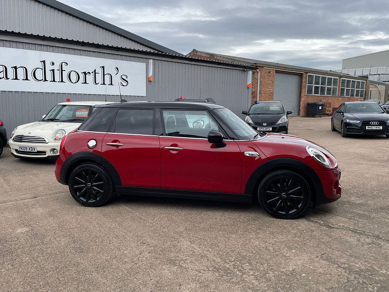 MINI Hatch 2.0 Cooper SD Hatchback 5dr Diesel Auto 6Spd Euro 6 (s/s) (170 ps) Only 2 former Keepers,  5dr Automatic 2025