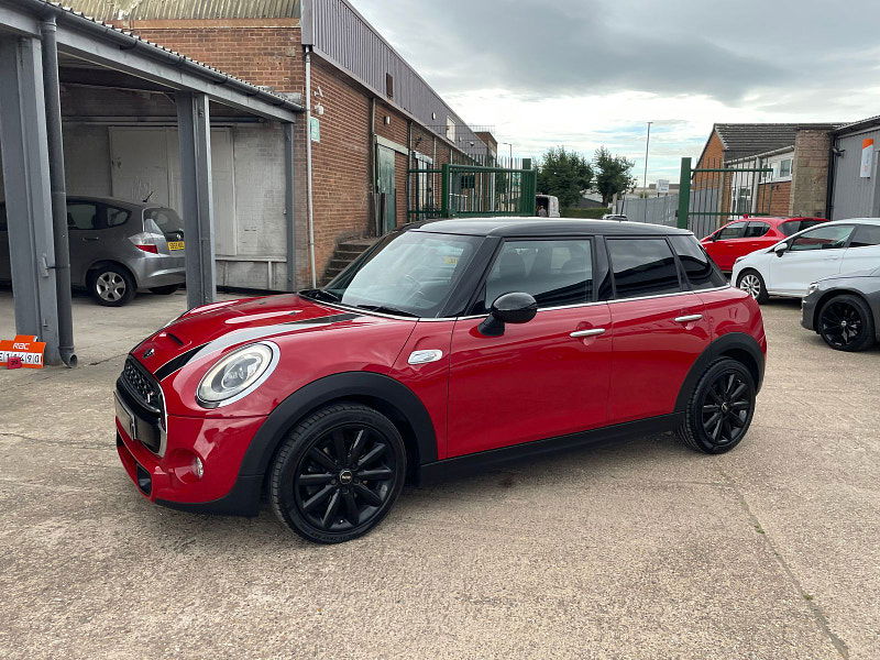 MINI Hatch 2.0 Cooper SD Hatchback 5dr Diesel Auto 6Spd Euro 6 (s/s) (170 ps) Only 2 former Keepers,  5dr Automatic 2025