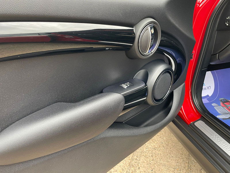 MINI Hatch 2.0 Cooper SD Hatchback 5dr Diesel Auto 6Spd Euro 6 (s/s) (170 ps) Only 2 former Keepers,  5dr Automatic 2025