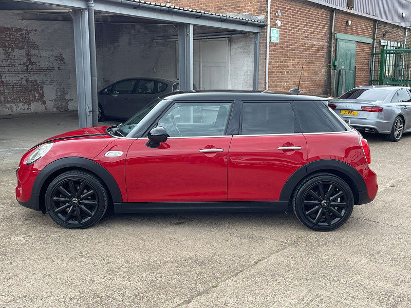 MINI Hatch 2.0 Cooper SD Hatchback 5dr Diesel Auto 6Spd Euro 6 (s/s) (170 ps) Only 2 former Keepers,  5dr Automatic 2025