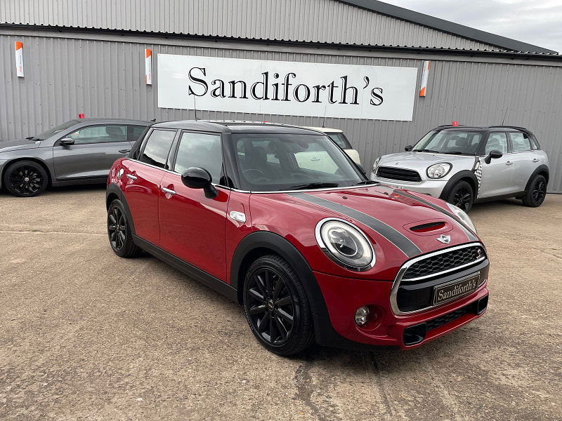 MINI Hatch 2.0 Cooper SD Hatchback 5dr Diesel Auto 6Spd Euro 6 (s/s) (170 ps) Only 2 former Keepers,  5dr Automatic 2025