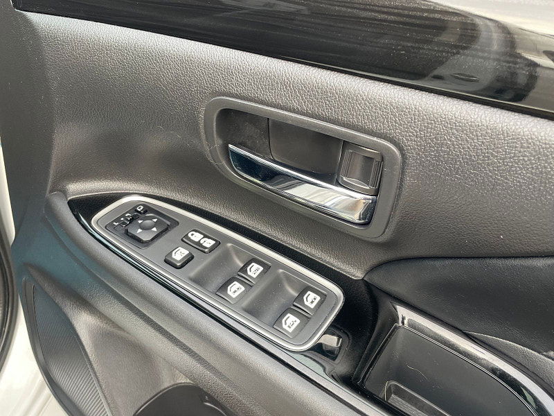 Mitsubishi Outlander 2.0h 12kWh GX4hs SUV 5dr Petrol Plug-in Hybrid CVT 4WD Euro 6 (s/s) (200 ps) 5dr Automatic 2026