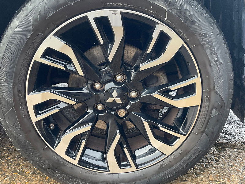 Mitsubishi Outlander 2.0h 12kWh GX4hs SUV 5dr Petrol Plug-in Hybrid CVT 4WD Euro 6 (s/s) (200 ps) 5dr Automatic 2026