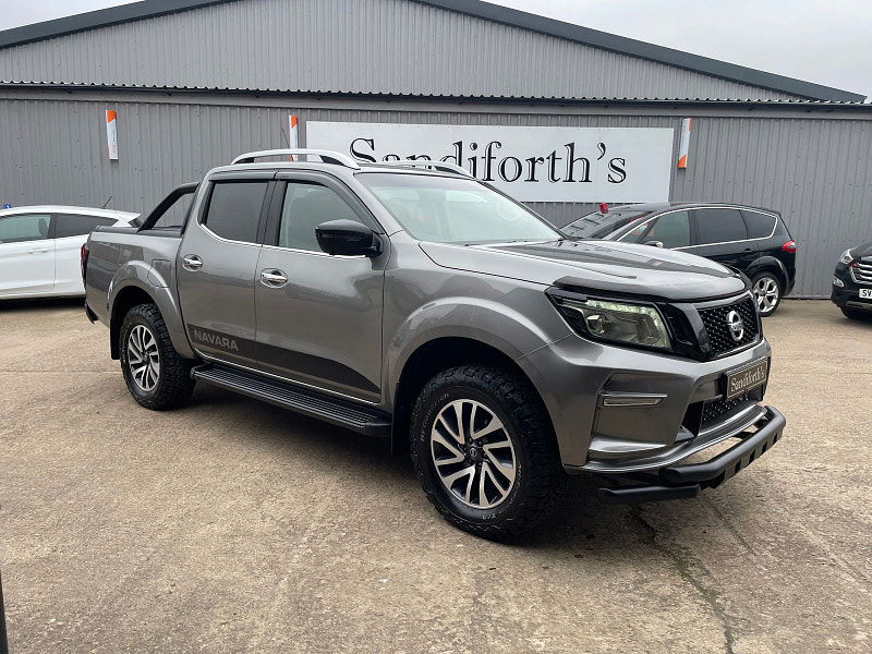 Nissan Navara 2.3 dCi Tekna Pickup Double Cab 4dr Diesel Manual 4WD Euro 6 (s/s) CAT N, NO VAT (190 ps) 4dr Manual 2025