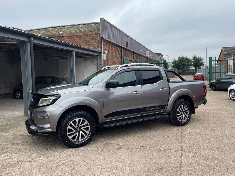 Nissan Navara 2.3 dCi Tekna Pickup Double Cab 4dr Diesel Manual 4WD Euro 6 (s/s) CAT N, NO VAT (190 ps) 4dr Manual 2025