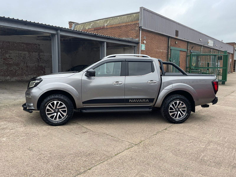 Nissan Navara 2.3 dCi Tekna Pickup Double Cab 4dr Diesel Manual 4WD Euro 6 (s/s) CAT N, NO VAT (190 ps) 4dr Manual 2025