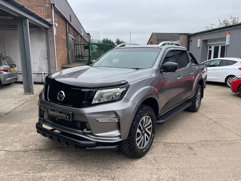Nissan Navara 2.3 dCi Tekna Pickup Double Cab 4dr Diesel Manual 4WD Euro 6 (s/s) CAT N, NO VAT (190 ps) 4dr Manual 2025