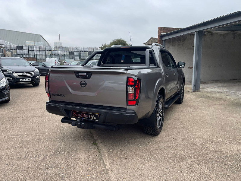 Nissan Navara 2.3 dCi Tekna Pickup Double Cab 4dr Diesel Manual 4WD Euro 6 (s/s) CAT N, NO VAT (190 ps) 4dr Manual 2025