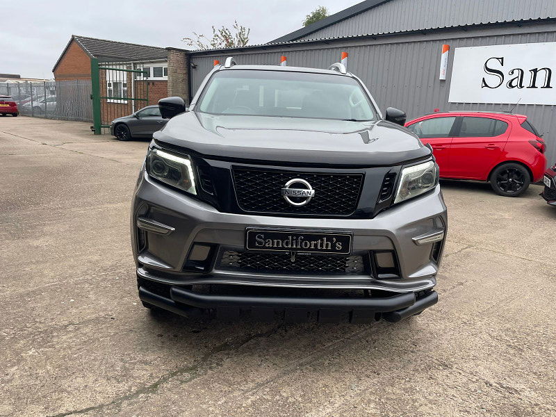 Nissan Navara 2.3 dCi Tekna Pickup Double Cab 4dr Diesel Manual 4WD Euro 6 (s/s) CAT N, NO VAT (190 ps) 4dr Manual 2025