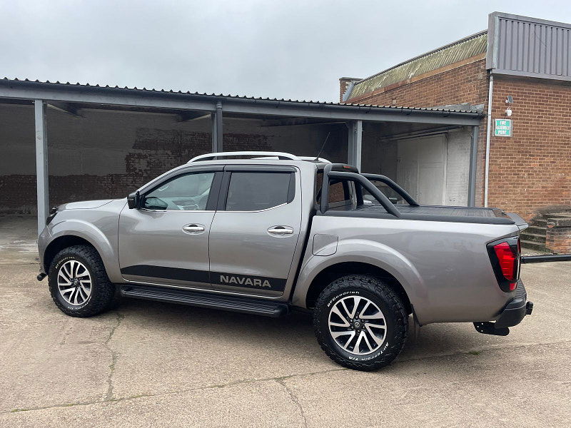 Nissan Navara 2.3 dCi Tekna Pickup Double Cab 4dr Diesel Manual 4WD Euro 6 (s/s) CAT N, NO VAT (190 ps) 4dr Manual 2025