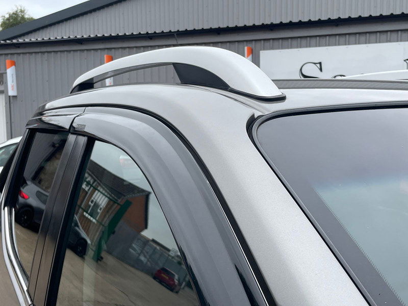 Nissan Navara 2.3 dCi Tekna Pickup Double Cab 4dr Diesel Manual 4WD Euro 6 (s/s) CAT N, NO VAT (190 ps) 4dr Manual 2025
