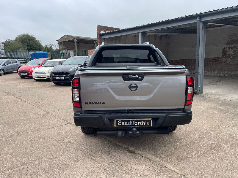 Nissan Navara 2.3 dCi Tekna Pickup Double Cab 4dr Diesel Manual 4WD Euro 6 (s/s) CAT N, NO VAT (190 ps) 4dr Manual 2025