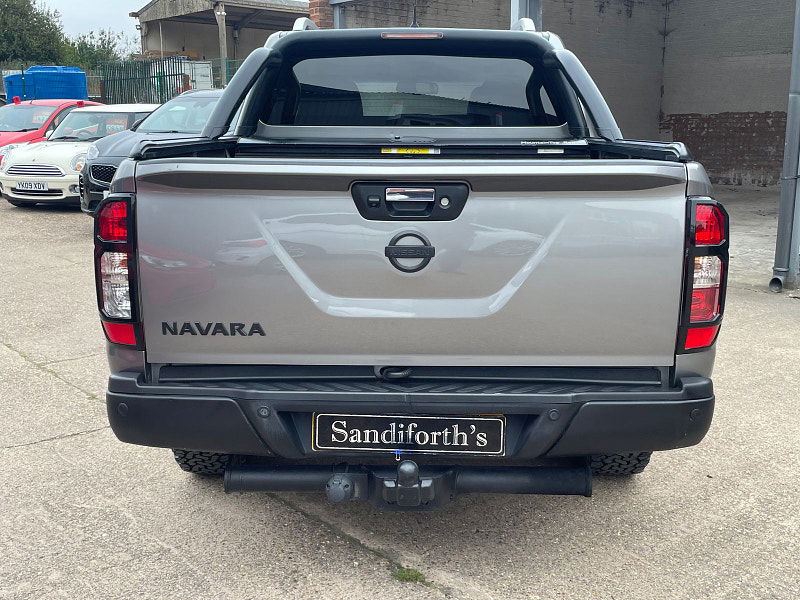 Nissan Navara 2.3 dCi Tekna Pickup Double Cab 4dr Diesel Manual 4WD Euro 6 (s/s) CAT N, NO VAT (190 ps) 4dr Manual 2025