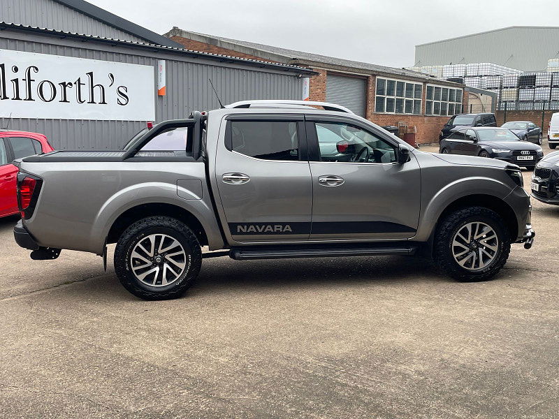 Nissan Navara 2.3 dCi Tekna Pickup Double Cab 4dr Diesel Manual 4WD Euro 6 (s/s) CAT N, NO VAT (190 ps) 4dr Manual 2025