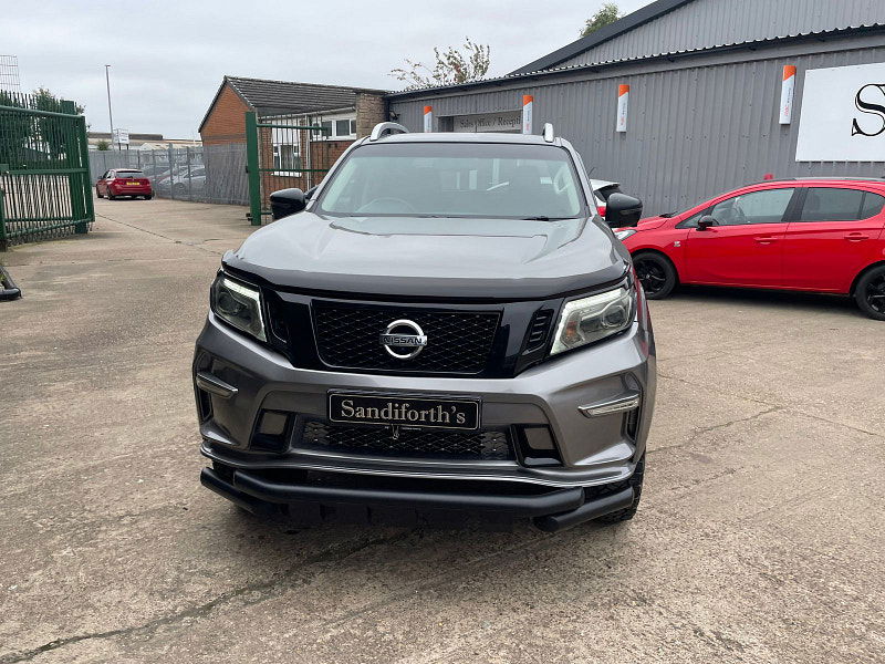 Nissan Navara 2.3 dCi Tekna Pickup Double Cab 4dr Diesel Manual 4WD Euro 6 (s/s) CAT N, NO VAT (190 ps) 4dr Manual 2025