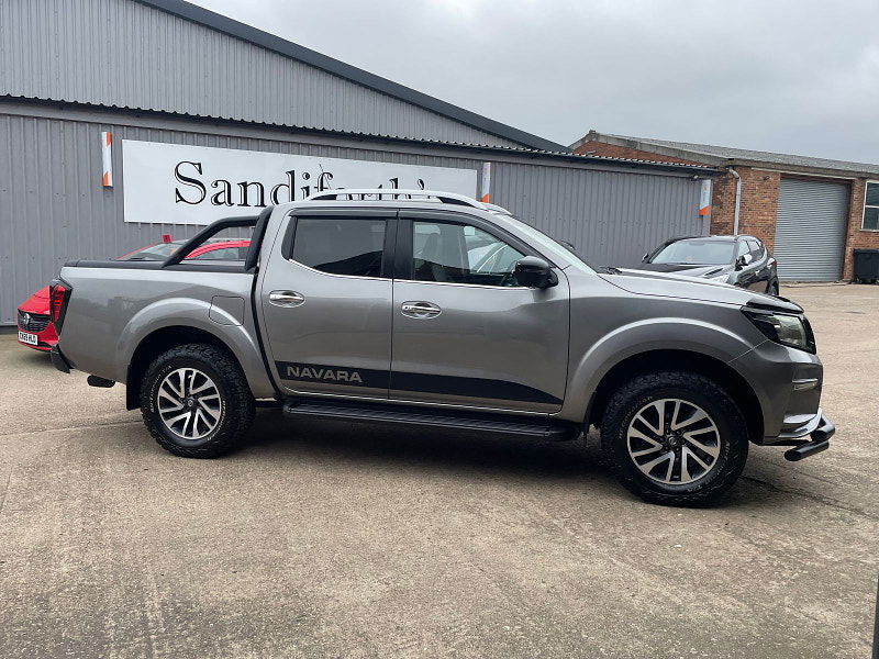 Nissan Navara 2.3 dCi Tekna Pickup Double Cab 4dr Diesel Manual 4WD Euro 6 (s/s) CAT N, NO VAT (190 ps) 4dr Manual 2025