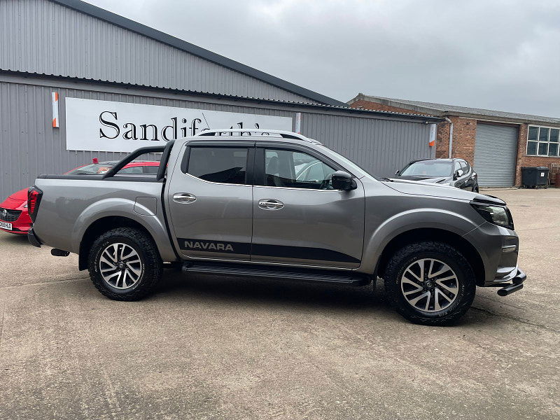 Nissan Navara 2.3 dCi Tekna Pickup Double Cab 4dr Diesel Manual 4WD Euro 6 (s/s) CAT N, NO VAT (190 ps) 4dr Manual 2025