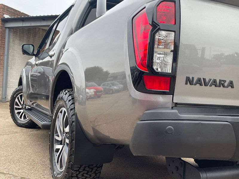 Nissan Navara 2.3 dCi Tekna Pickup Double Cab 4dr Diesel Manual 4WD Euro 6 (s/s) CAT N, NO VAT (190 ps) 4dr Manual 2025