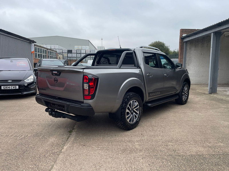 Nissan Navara 2.3 dCi Tekna Pickup Double Cab 4dr Diesel Manual 4WD Euro 6 (s/s) CAT N, NO VAT (190 ps) 4dr Manual 2025