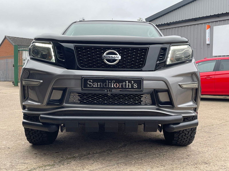 Nissan Navara 2.3 dCi Tekna Pickup Double Cab 4dr Diesel Manual 4WD Euro 6 (s/s) CAT N, NO VAT (190 ps) 4dr Manual 2025